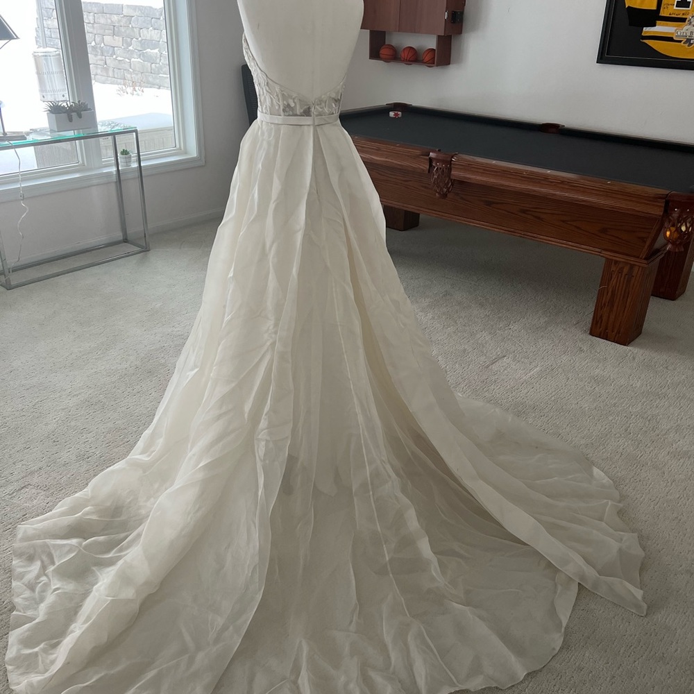Silk Wedding Dress Size 38 (US Size 8/10) Ivory
